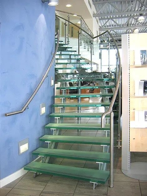 High Quality Anti slip Low Iron Toughened Laminated Glass Customized Size Non-slip Multi Layer Tempered Stairs Glass